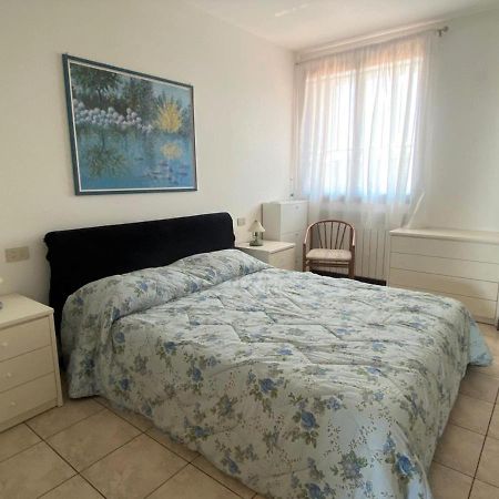 The Sunny Lake - Apartment With Pool 代森扎诺-德尔加达 外观 照片
